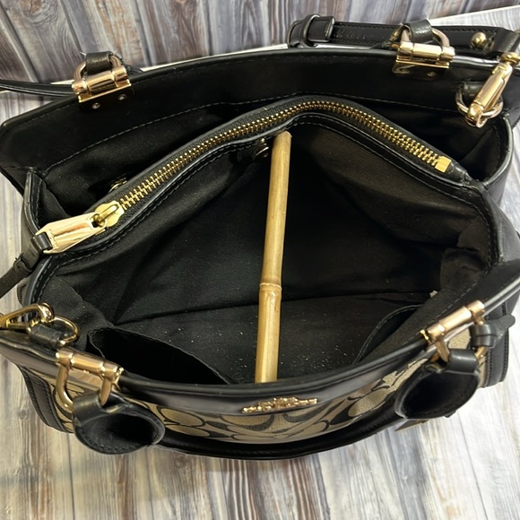 COACH SHOULDER BAG/CROSSBODY SIGNATURE CANVAS AND LEATHER. - Picture 9 of 16